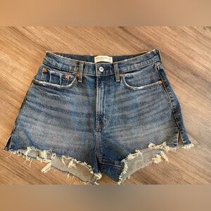 Abercrombie & Fitch High Rise Mom Short Curve Love